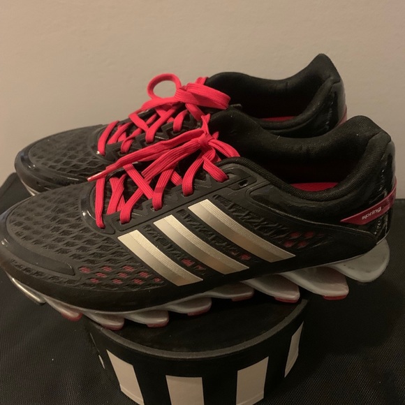 Adidas sneakers. Hardly worn. - Picture 3 of 4